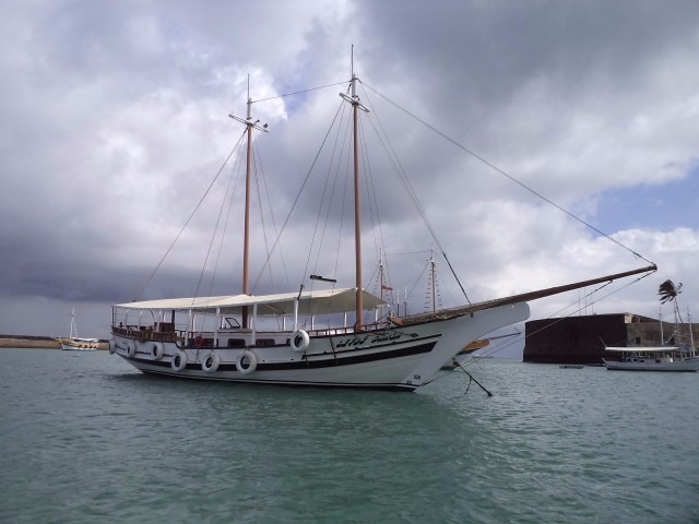 Escuna Lady Carla - Passeios e Aluguel Salvador-BA